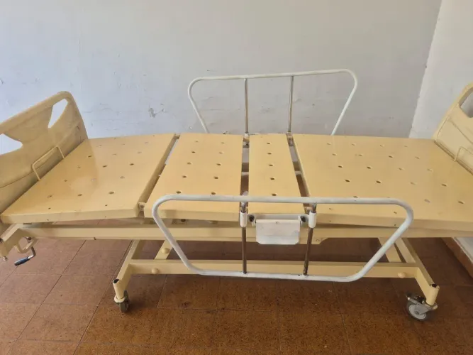 Cama hospitalar duas manivelas 
