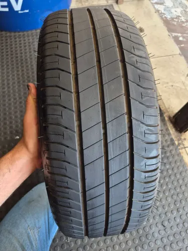 Um pneu 205/55/16 firestone semi-novo vulcanizado (230 em 2× no ct