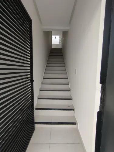 Alugo no 1 andar no centro
