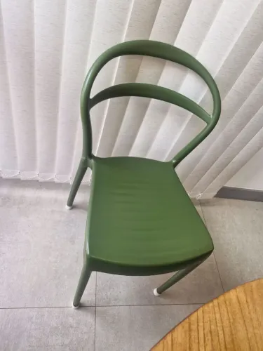 Mesa com cadeira