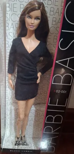 Barbie Basics Black Label collection 001 model 02 Lara - Nova lacrada na caixa