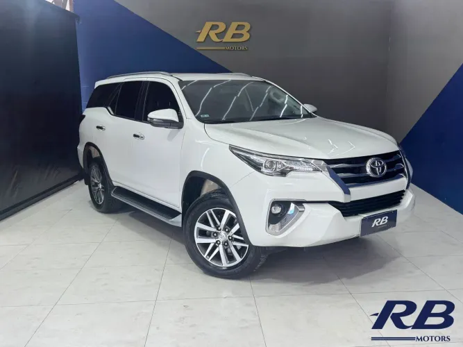 Toyota Hilux SW4 SRX 4X4 2.8 TDI 16V Dies. Aut. 2018