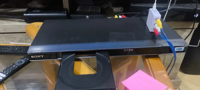 DVD Player com controle Sony DVP-NS608P