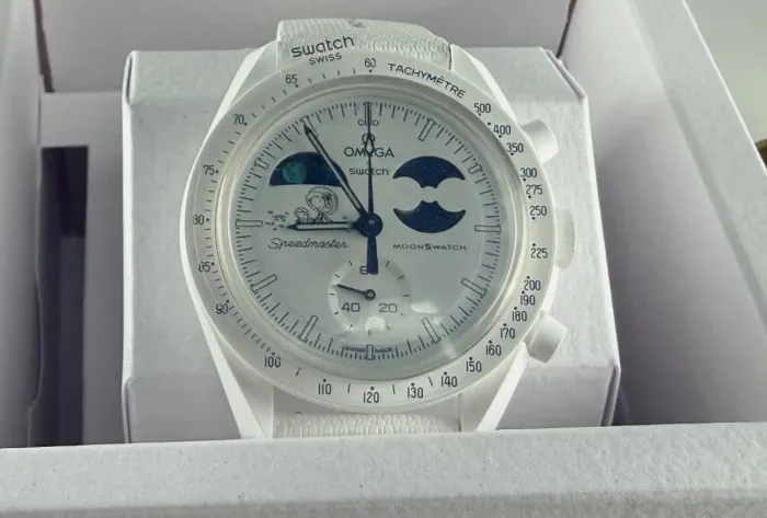 OMEGA x Swatch MoonSwatch Mission to Earthphase Moonshine Gold Cold Moon