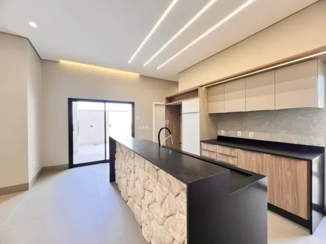 Casa com Suíte, Closet + 2 Dormitórios no Condomínio Vivere do Lago Dourados MS REF: 19
