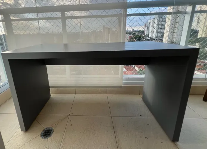Escrivaninha em MDF