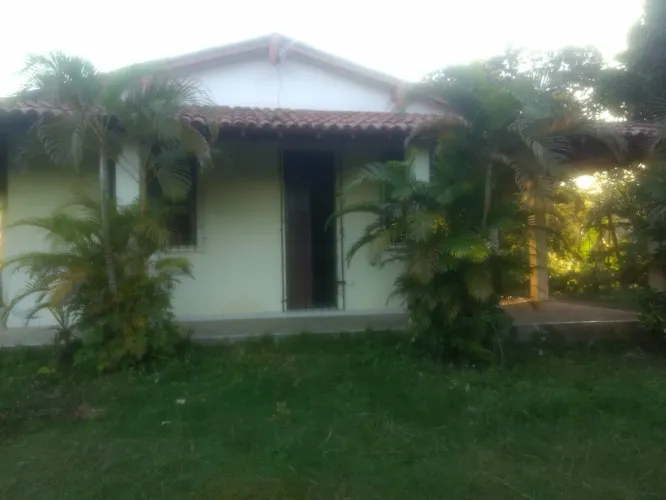 Alugo casa mobiliada em sítio 3km da praça municipal