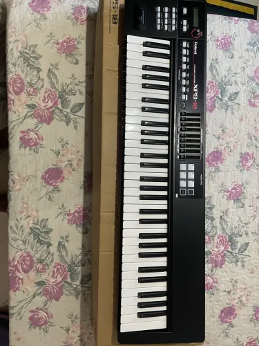 Vendo um teclado Roland XPS10 zero nunca saiu de casa 
