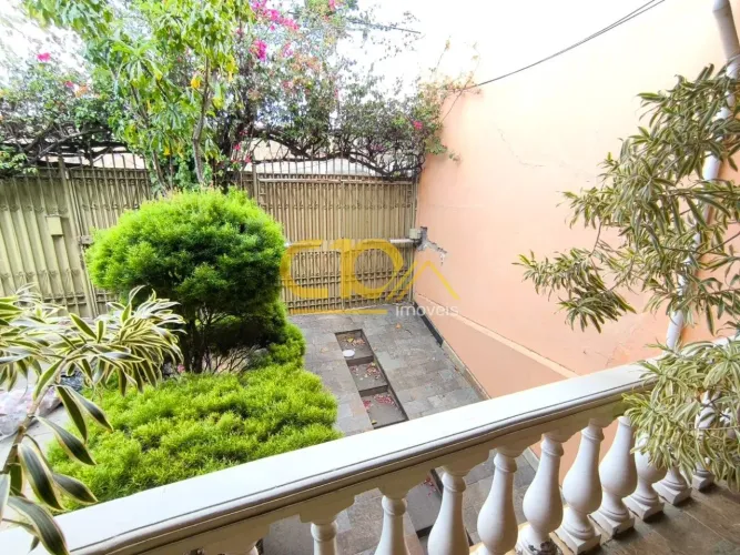 Casa comercial ou residencial, otima estrutura, 4 quartos 3 salas dois pavimentos