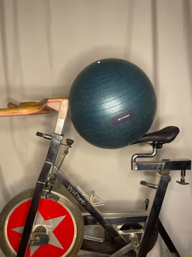 VENDO BICICLETA DE SPINNING + BOLA DE EXERCÍCIOS! ?