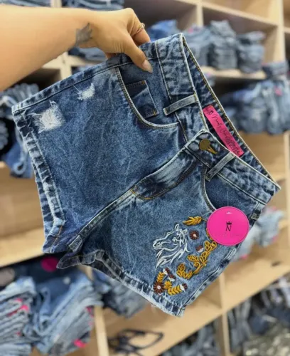 Shorts jeans bordado