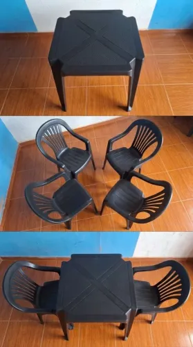 Mesa com 4 cadeiras em excelente estado nova