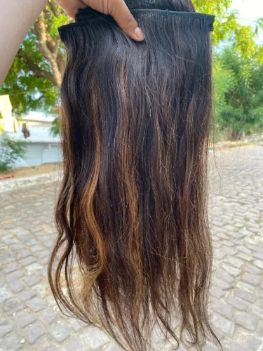 Mega hair humano muito bem cuidado em tela