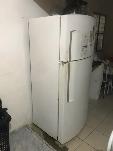 VENDO GELADEIRA BRASTEMP 