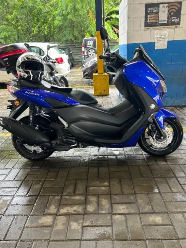 Yamaha NMAX 160, 2024, com 5.000 km rodados.
