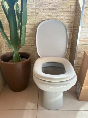 Vaso, pia armário banheiro e outros