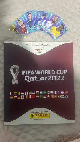 Álbum Copa do Mundo 2022 Qatar Panini + 284 Figurinhas (Com Neymar, Vini Jr e Brilhantes)