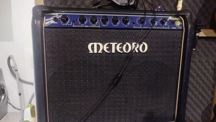 Cubo de guitarra meteoro Absolut 