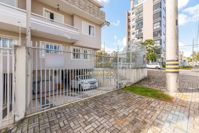 Excelente sobrado triplex no Vila Izabel, são 250,00m² de área útil e 4 vagas!