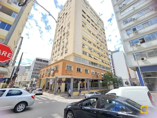 Sala a venda no centro de Florianopolis otimo custo beneficio