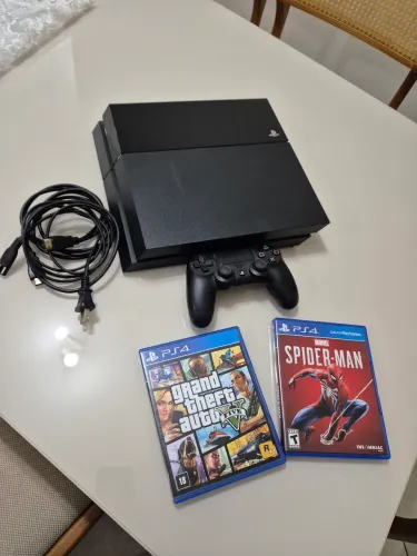 Playstation 4 c/ GTA 4 e Spider Man originais!