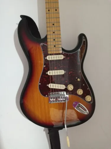Guitarra Tagima 530 TW series