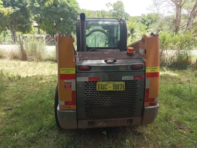 Mini pá Carregadeira