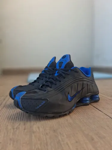 Tênis Nike shox