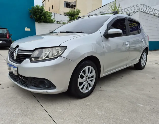 Renault Sandero Expression 1.0 flex gnv Completo Ar gelando muito 