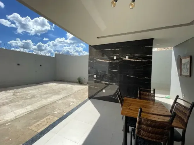 CASA 4 QUARTOS TODOS OS SANTOS