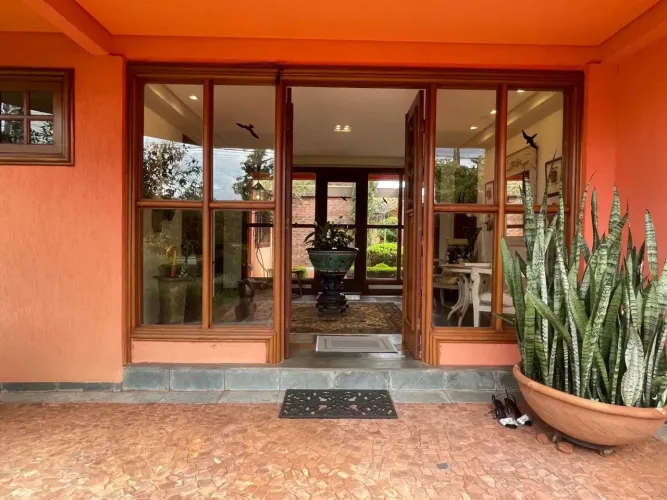 CASA EXCLUSIVA COM  ESTILO COLONIAL