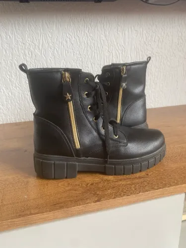 Bota feminina, usada 1 vez , numeração 34/