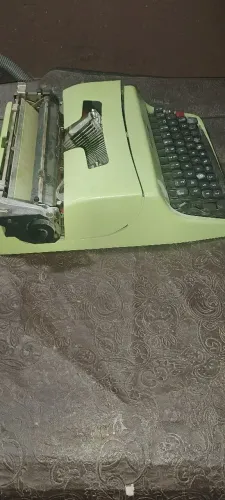 Máquina de datilografia antiga 