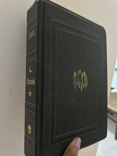 Drácula - Bram Stoker | Clássico da literatura