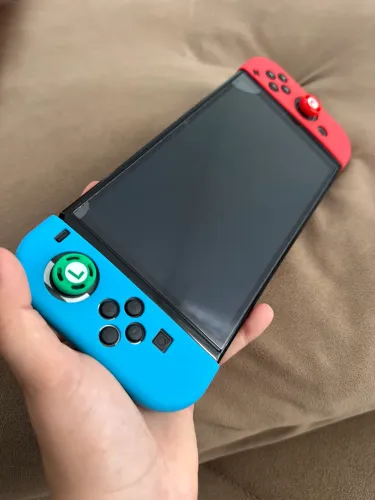 Vendo Nintendo Switch Oled