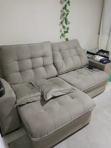 Sofá retrátil è reclinável