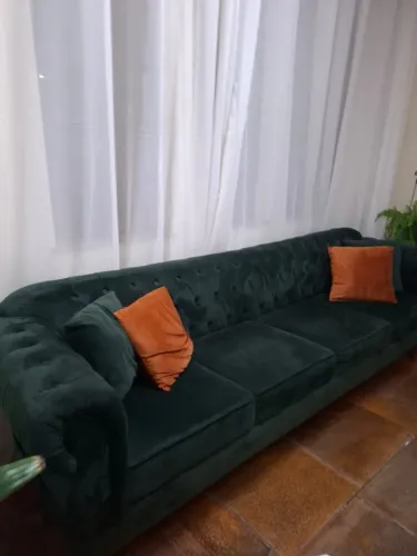 Sofá Namoradeira Elisabeth 4 Lugares Suede Verde