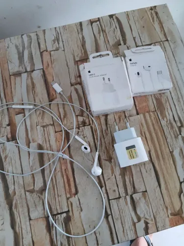 EarPods Original Apple + Carregador Original