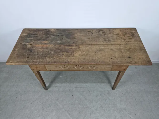 Mesa rústica em madeira maciça 