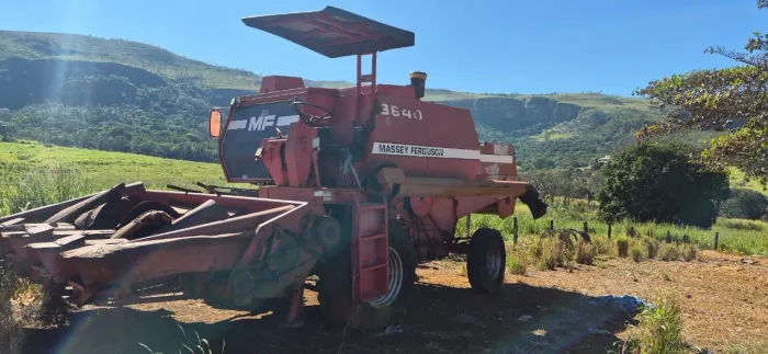 Colheitadeira Massey Ferguson MF3640