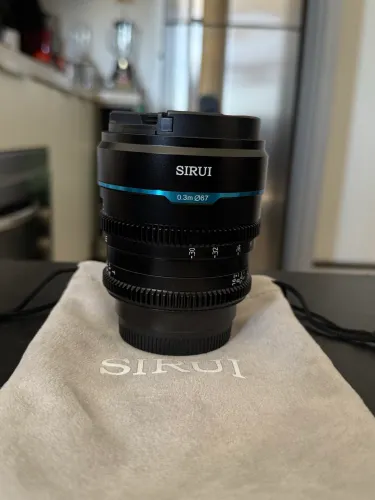 Lente SIRUI 24mm T1.2 Mount SONY CINE Lens