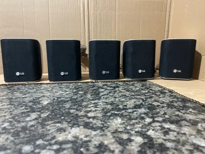 5 caixas de som Home Theater LG - 60 W - LHS 25 SCS