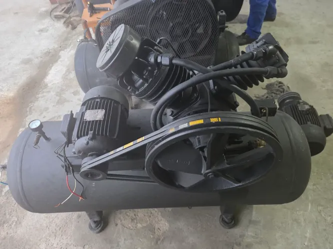 Compressor 30 pes schulz trifasico 200 litros recondicionado.