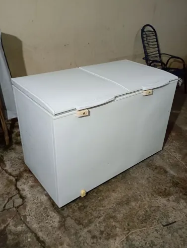 Freezer duas tampas Electrolux