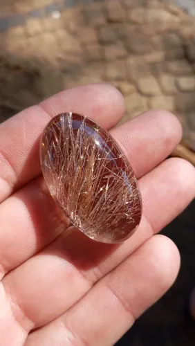 Gema Natural Quartzo Com Rutilo Dourado Lapidação Cabochão