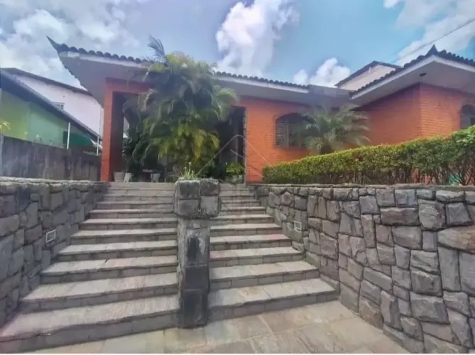 Vende-se excelente casa em Tambauzinho!