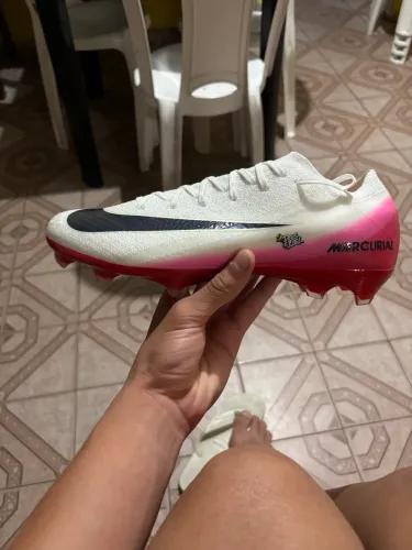 CHUTEIRA NIKE MERCURIAL