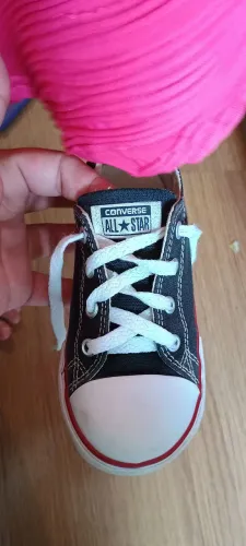 VENDO tênis infantil allstar converce em excelente estado