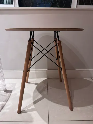Mesa Charles Eames Eiffel 70cm Redonda Madeira