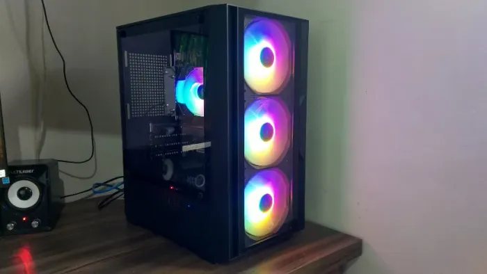Cpu Gamer I3 7100 3.90Ghz,8Gb Ddr4 Ssd 240Gb,Radeon R7 270 Gabinete 3 Fans Rgb,Novo Na Cai